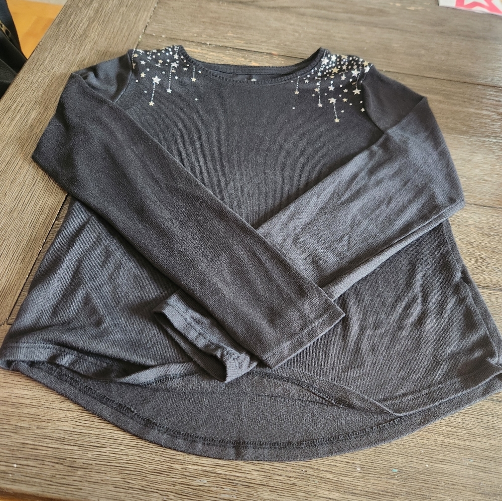 Black star long sleeve shirt size 10/12